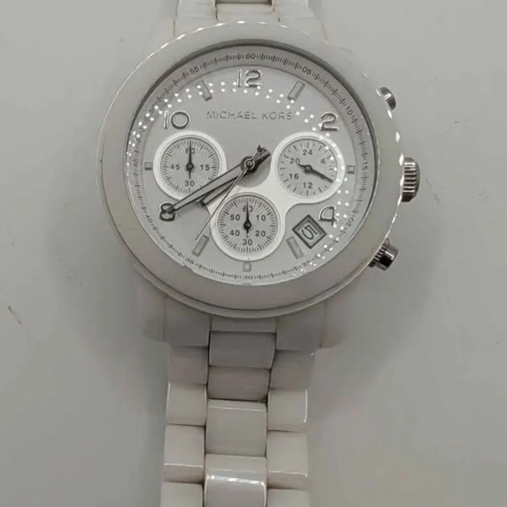Michael Kors MK5161 Women's Runway White Ceramic Chronograph Watch NEW BATTERY